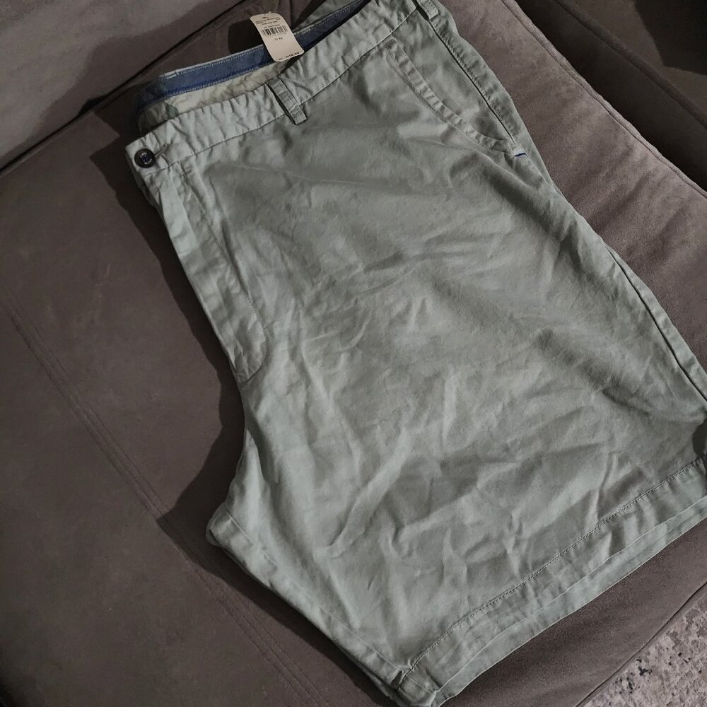 Men's Big and Tall chino shorts 52R